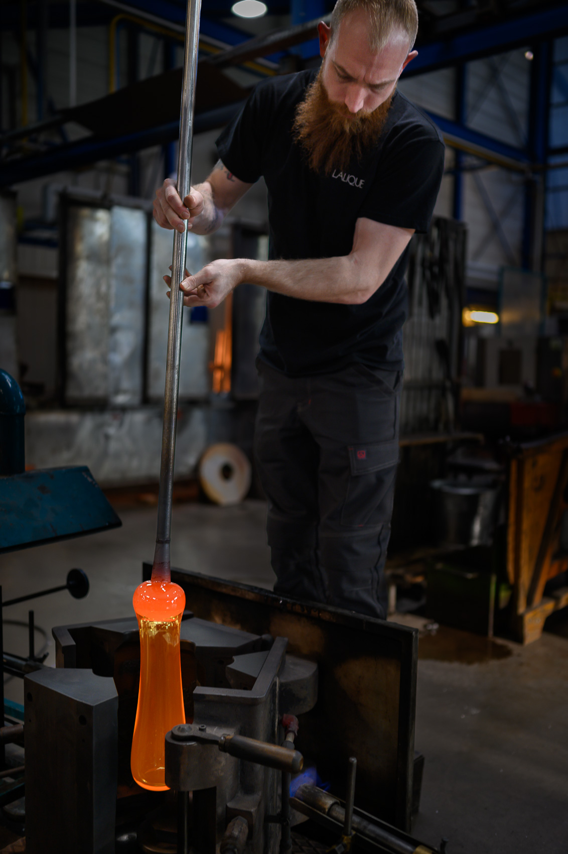 Photographie réalisée dans le cadre d'un reportage corporate à la manufacture Lalique. © Christoph de Barry